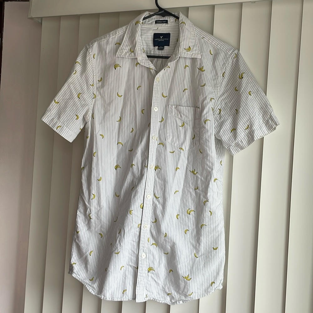 American Eagle Banana Print Button-Up Shirt — M